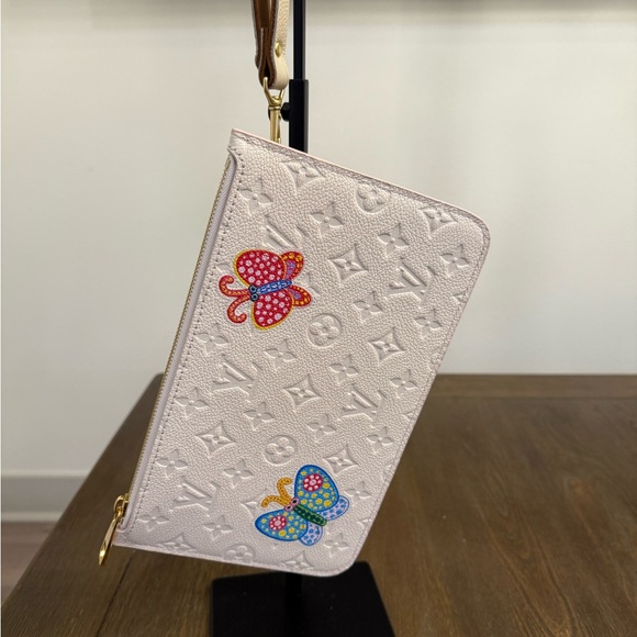 🌟 Authentic Louis Vuitton x Yayoi Kusama Limited Edition Wristlet 🌟 - Picture 9 of 10